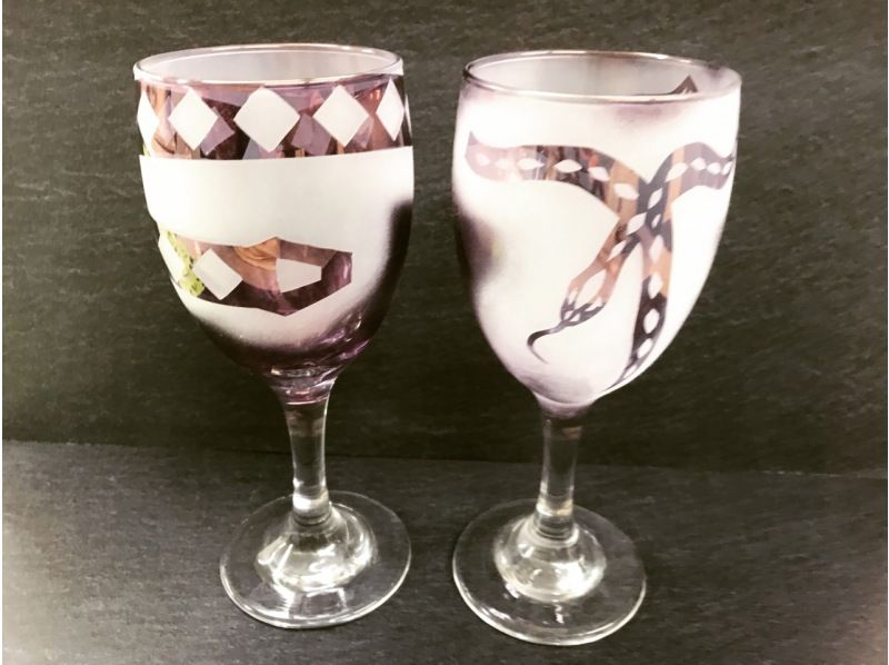 [Asakusabashi 1 minute] Cheers in style! Drinking sake in a handmade wine glass is even more delicious. (Limited to purple or green)の紹介画像
