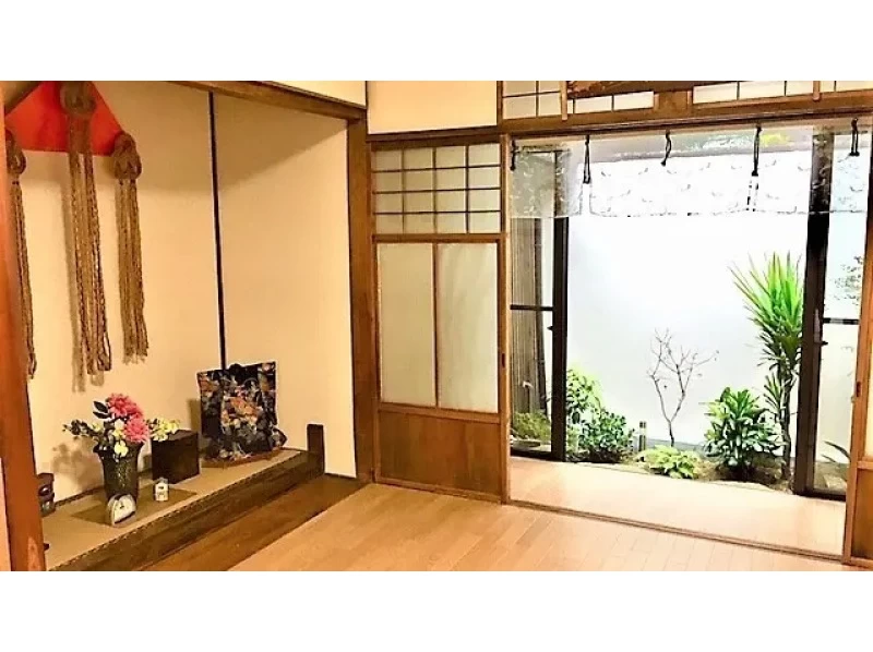 [Osaka Nishitengachaya Creative Atelier]: Experience painting Edo Komon patterns on a garden chair (can be taken home by car)の紹介画像