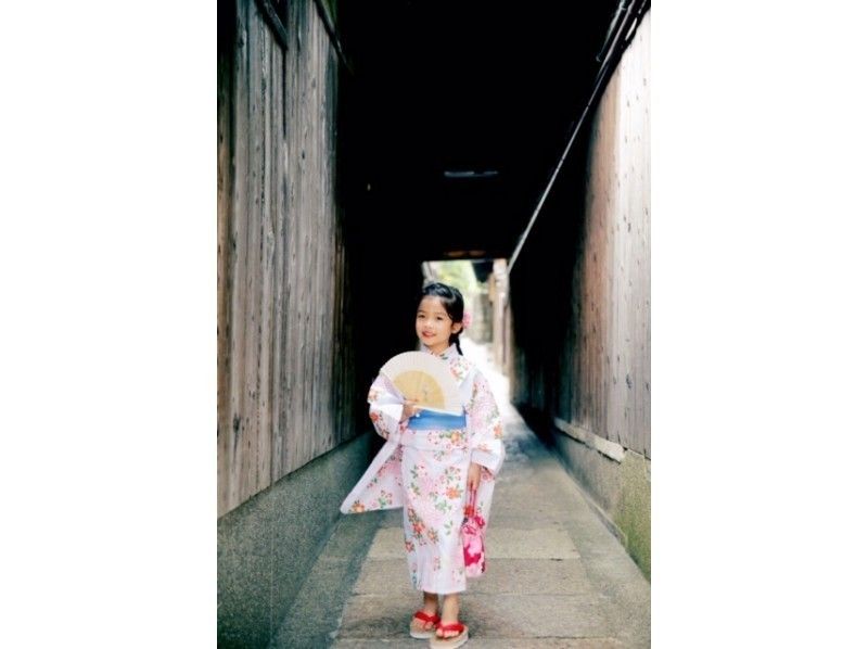【京都・清水寺】旅の記念に可愛いお子様の着物姿を思い出に残しましょう！「キッズプラン」フルセットなので手ぶらでOK！の紹介画像