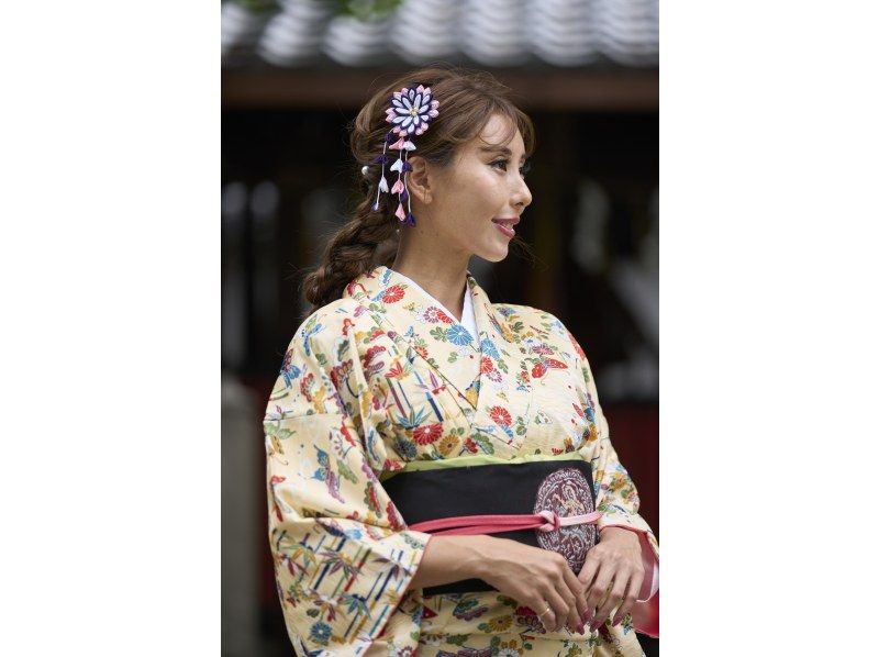 [Kyoto, Shijo Station] Kimono rental "Kimono experience (Yukata in summer!)" Walk around Kyoto in a kimono with a classic pattern! 7 minutes walk from Shijo/Karasuma Station (English support available)の紹介画像