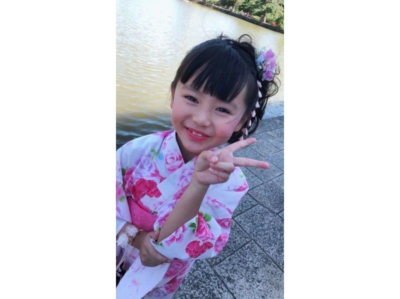 [วัด เกียวโต Kiyomizu-dera] เรามาระลึกถึงกิโมโนของเด็กน่ารัก ๆ เพื่อรำลึกถึงทริป! "Kids plan" ชุดเช่าเต็มรูปแบบเพื่อให้คุณสามารถส่งมือเปล่า!の紹介画像