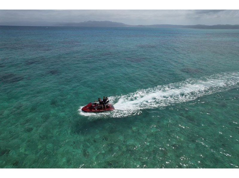 【沖縄・古宇利島】安心の1グループ毎の貸切で体験！お手軽マリン体験♪定番のジェットスキー15分プランの紹介画像