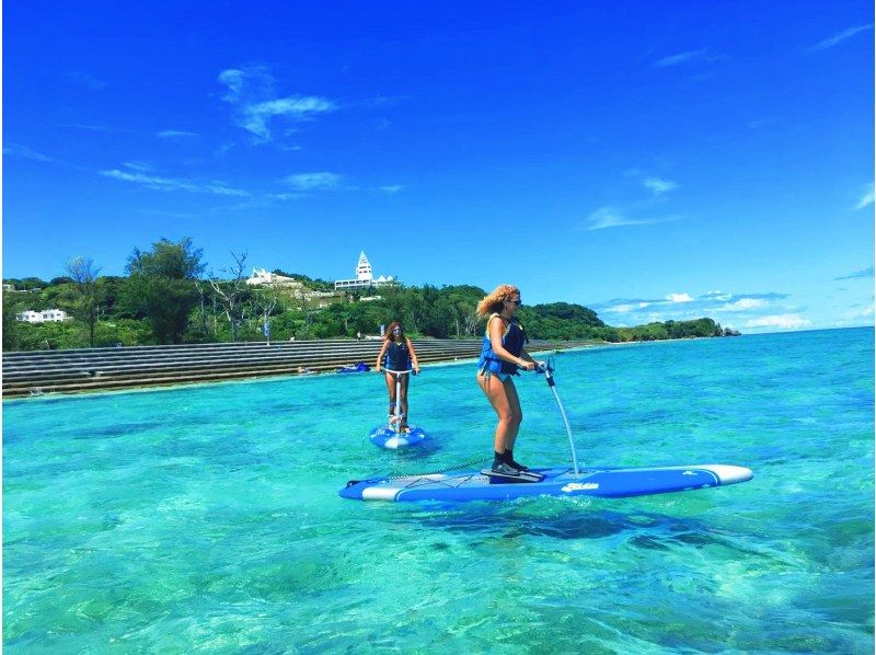 [Okinawa / Kouri Island / SUP] Experience with a secure charter for each group! Experience a new sensation sap! Pedal sap rental 30 minutes ♪の紹介画像