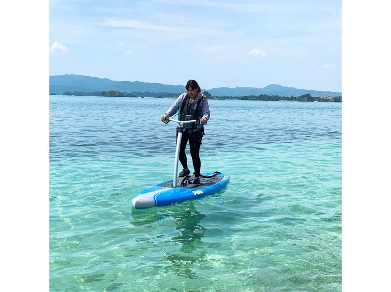 [Okinawa / Kouri Island / SUP] Experience with a secure charter for each group! Experience a new sensation sap! Pedal sap rental 30 minutes ♪の紹介画像