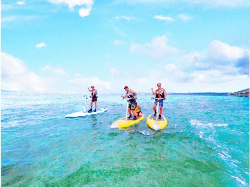 [Okinawa / Kouri Island / SUP] Experience with a secure charter for each group! Experience a new sensation sap! Pedal sap rental 30 minutes ♪の紹介画像