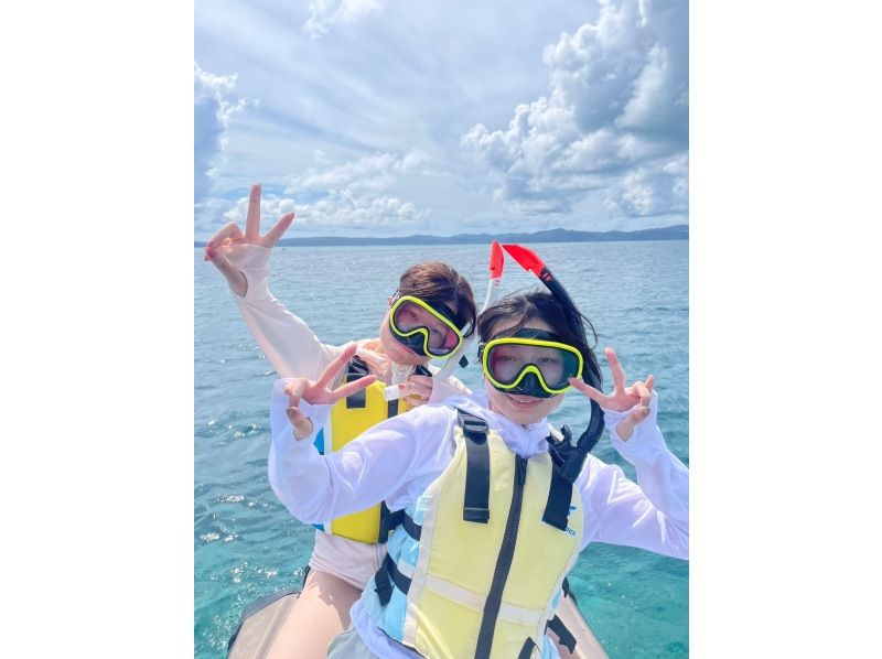 [Okinawa / Kouri Island] Experience with a secure charter for each group! Let's look for clownfish and turtles Snorkel tour 60 minutes ♪の紹介画像