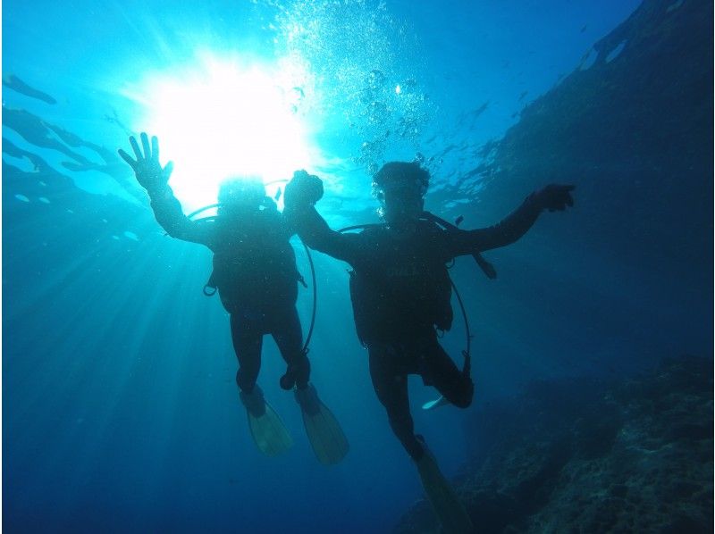 [Okinawa ・ Blue cave】 4 people more Blue cave beach experience in Diving! Photo, movie With gift