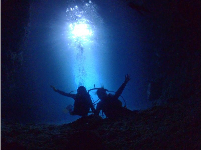 [Okinawa ・ Blue cave】 4 people more Blue cave beach experience in Diving! Photo, movie With gift