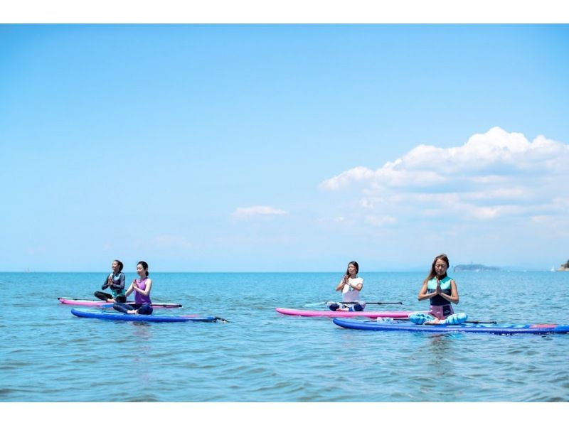 [Shonan/Zushi/SUP Yoga] Beginners welcome! Experience SUP yoga at a facility fully equipped with amenities and bath towels★Photo data giftの紹介画像