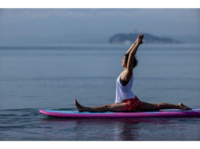 ★初心者大歓迎【湘南・逗子・SUPヨガ】初心者歓迎！アメニティ充実、バスタオル完備の施設でSUPヨガ体験★写真データプレゼントの紹介画像