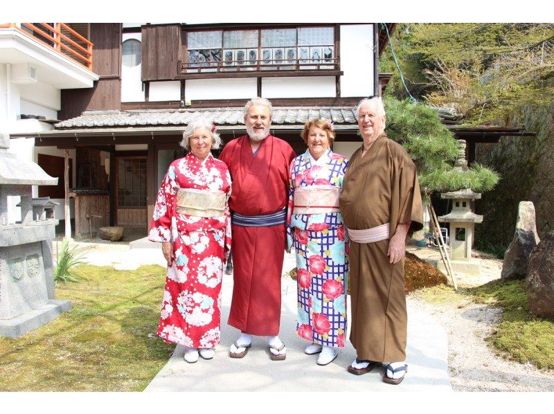 Take a walk in Miyajima in kimonoの紹介画像