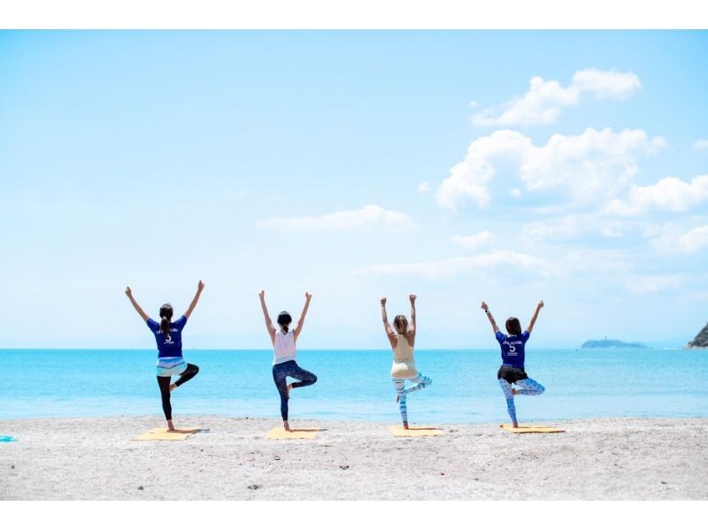 【豪华度假村计划】热门沙滩瑜伽和站立桨（SUP）经验の紹介画像