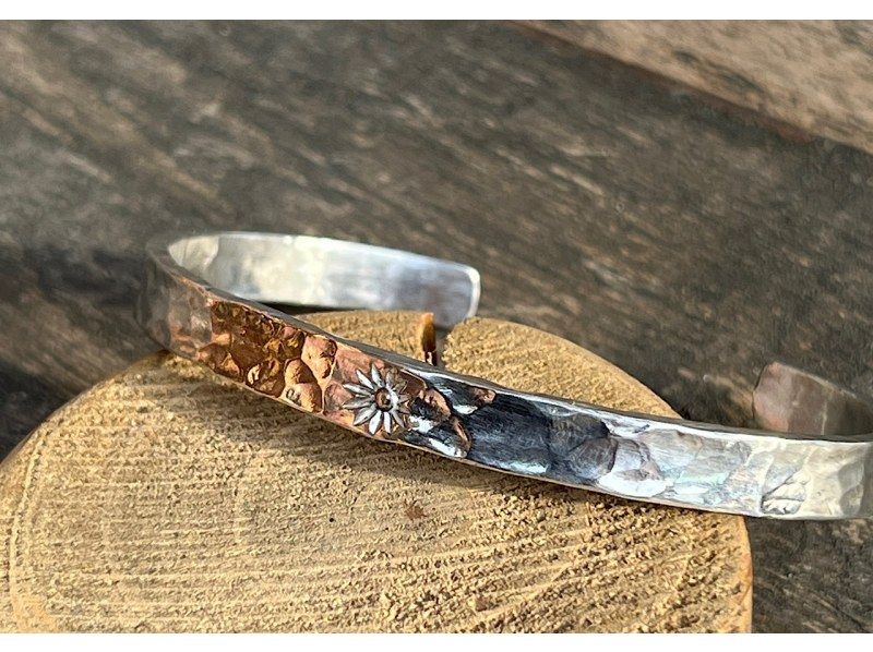 [Tenri City, Nara Prefecture] A bangle plan to create a bangle by soldering your favorite parts and engraving your favorite silver plate ♪の紹介画像