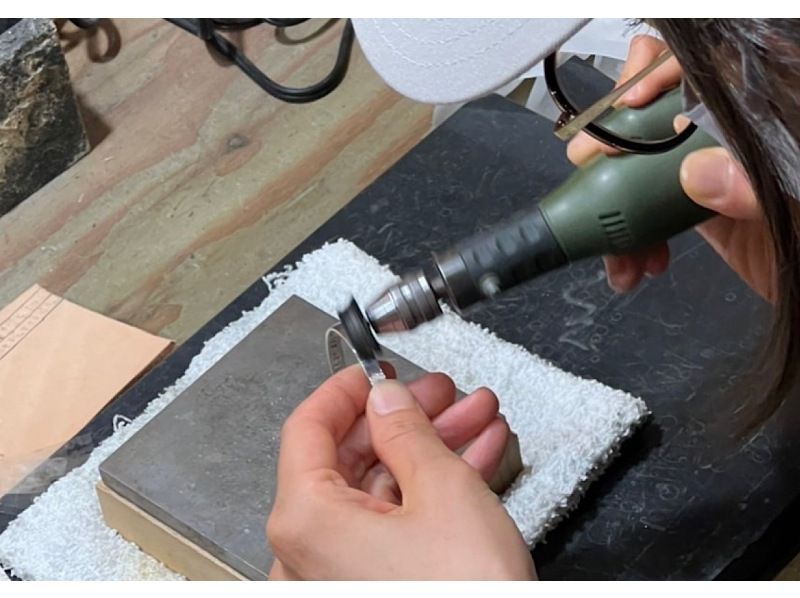 [Tenri City, Nara Prefecture] A bangle plan to create a bangle by soldering your favorite parts and engraving your favorite silver plate ♪の紹介画像