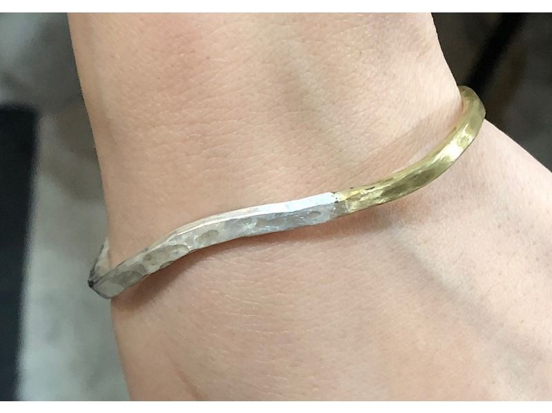 [Tenri City, Nara Prefecture] A bangle plan to create a bangle by soldering your favorite parts and engraving your favorite silver plate ♪の紹介画像