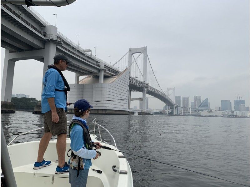 อ่าวโตเกียวでตกปลาทะเล / เรือประมงをするイメージ