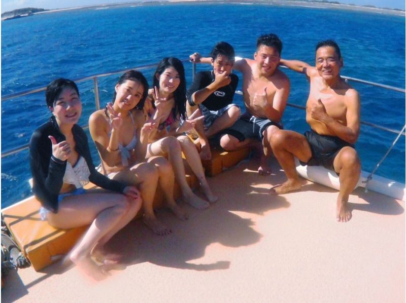 camera Rental free! Bare at the sea turtle! Diving(National designated park Kerama Islands course)の紹介画像