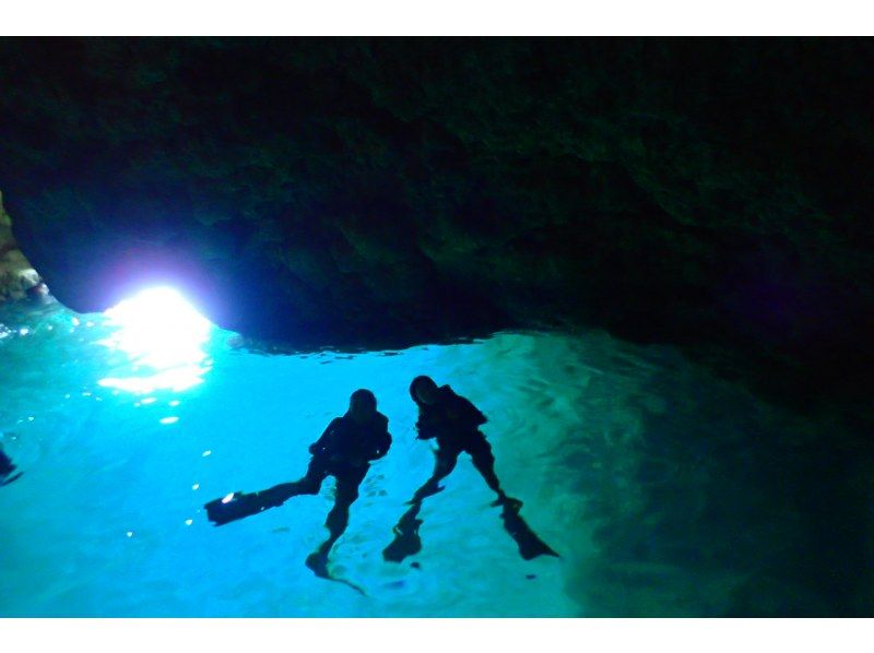 [Highest probability in the prefecture] Go by boat! ! Blue Cave impressive snorkeling tour & spectacular ocean terrace BBQ! ! Recommended for families, couples, and company trips!の紹介画像