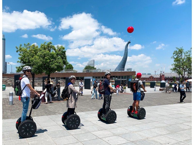 [Yokohama] Enjoy Yokohama's famous sights and cherry blossoms on a Segway! Tour the stylish cityscape, cherry blossom viewing, seaside breeze, and historical sites since the opening of Yokohama Port!の紹介画像