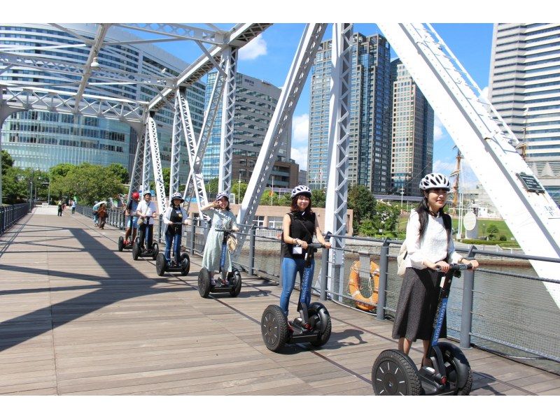 [Yokohama] Enjoy Yokohama's famous sights and cherry blossoms on a Segway! Tour the stylish cityscape, cherry blossom viewing, seaside breeze, and historical sites since the opening of Yokohama Port!の紹介画像