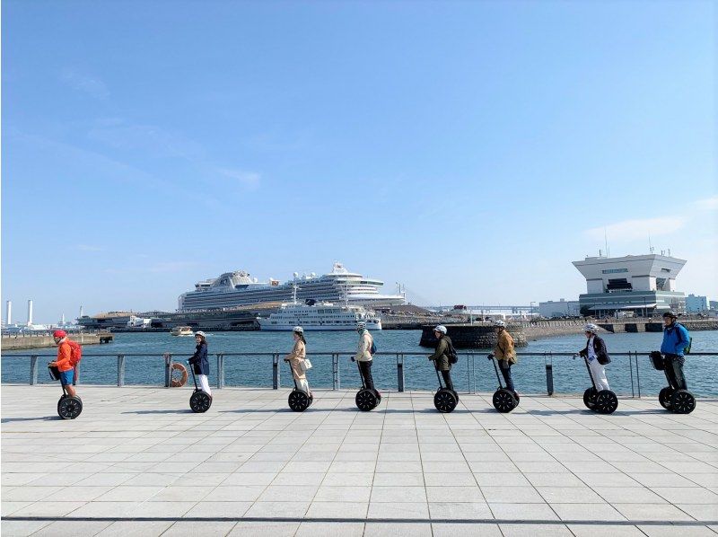 [Yokohama] Enjoy Yokohama's famous sights and cherry blossoms on a Segway! Tour the stylish cityscape, cherry blossom viewing, seaside breeze, and historical sites since the opening of Yokohama Port!の紹介画像