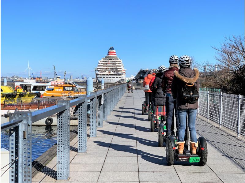 [Yokohama] Enjoy Yokohama's famous sights and cherry blossoms on a Segway! Tour the stylish cityscape, cherry blossom viewing, seaside breeze, and historical sites since the opening of Yokohama Port!の紹介画像