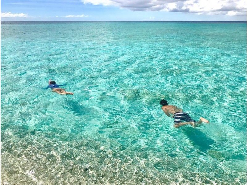 ทัวร์ดำน้ำตื้น(Snorkeling) เกาะอิริโอะโมะเตะ อันดับแนะนำและความนิยม