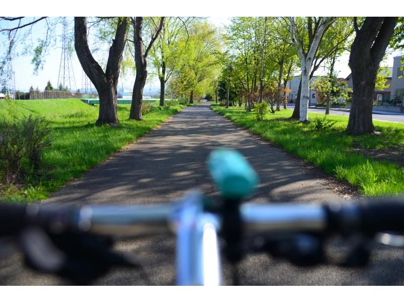 [ใกล้ซัปโปโร/อิชิคาริ] ยินดีต้อนรับผู้มาครั้งแรก - ปั่นจักรยานรอบสวนสาธารณะรอบแม่น้ำอิชิคาริและสัมผัสประสบการณ์เจงกิสข่าน (โปรแกรม 1 วัน)の紹介画像