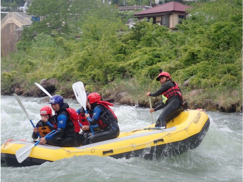 Spring torrent rafting! There is a reason for the high price !!の紹介画像