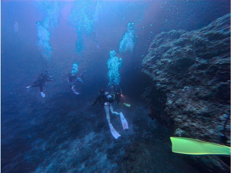 【那覇発・万座2ボート】那覇市内ホテル送迎付き☆2名以上参加で2DIVE17000円☆ボートFUNダイビング２本☆の紹介画像