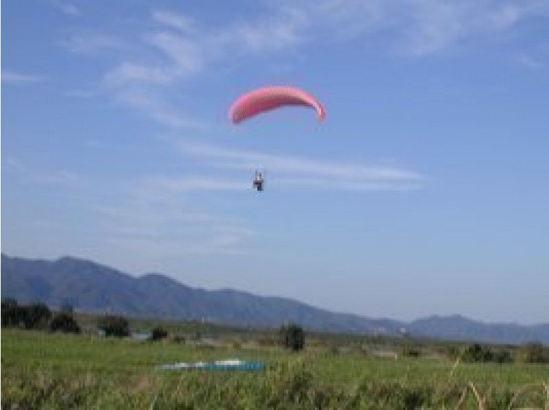 【徳島・吉野川／那賀川】パラグライダー体験「タンデムフライト（２人乗り）」初心者におすすめ！１３才～の紹介画像