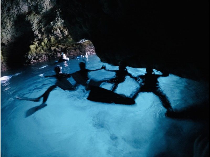 [오키나와· 온나】 추천 세트 코스! ! 푸른 동굴 스노클링 & 니모와 산호 체험다이빙♪の紹介画像
