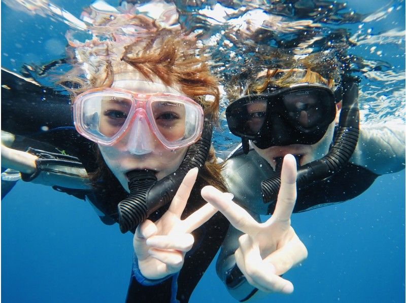 [โอกินาว่า・ หมู่บ้าน Onna 】ถูก! ไปโดยเรือถ้ำสีฟ้าการดำน้ำตื้น(Snorkeling)♪ (การมีส่วนร่วม 2 ปีตกลง!)の紹介画像