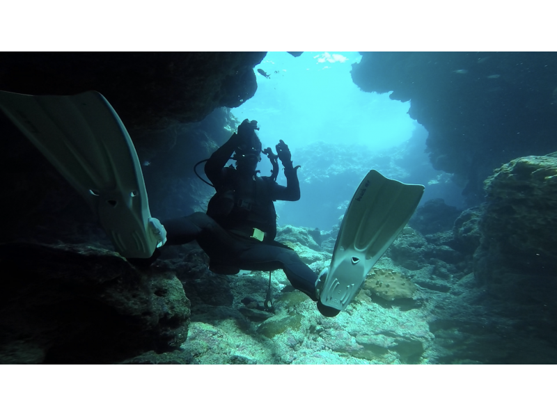 【沖縄・恩納村】格安！ボートで行く 青の洞窟体験ダイビング♪の紹介画像