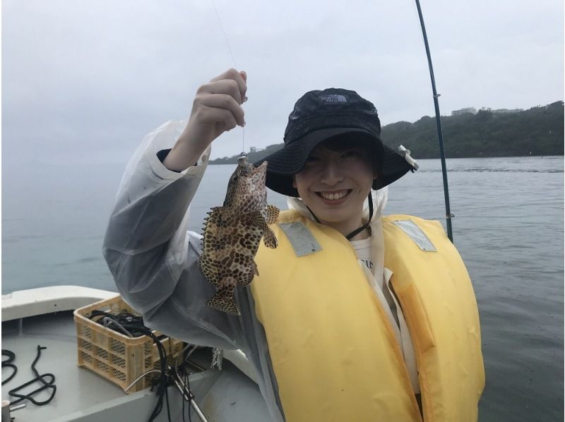 [3 minutes by car from Okinawa Churaumi Aquarium] Private charter boat fishing for one group, 3 hours of satisfying fun plan ♪ ♪の紹介画像