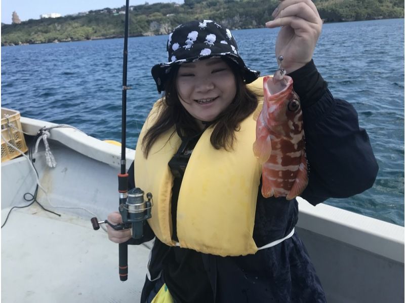 [3 minutes by car from Okinawa Churaumi Aquarium] Private charter boat fishing for one group, 3 hours of satisfying fun plan ♪ ♪の紹介画像