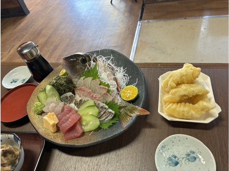 [距离冲绳美丽海水族馆 3 分钟车程] 一组包船钓鱼，满足 3 小时的享受计划 ♪ ♪の紹介画像