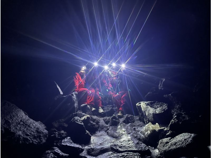 [Yamanashi Prefecture, caving and corona measures are being implemented! ] Journey to explore the truth of Jukai / Mysterious forest, Aokigahara Jukai walk & lava cave explorationの紹介画像