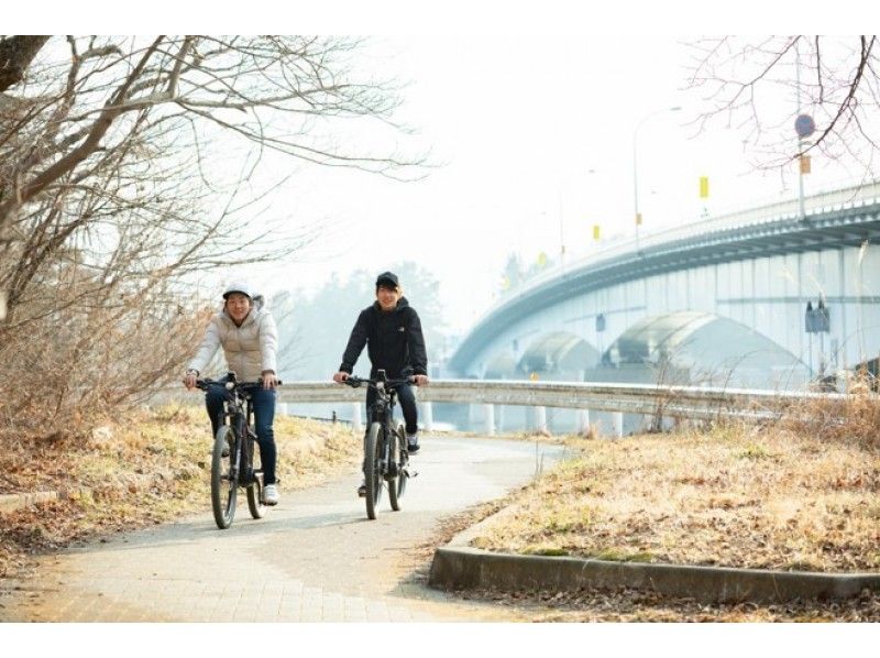 [ยามานาชิ-Lake Kawaguchi] ไปด้วยจักรยานด้วยไฟฟ้า ทัวร์สปอตจำนวนมากの紹介画像