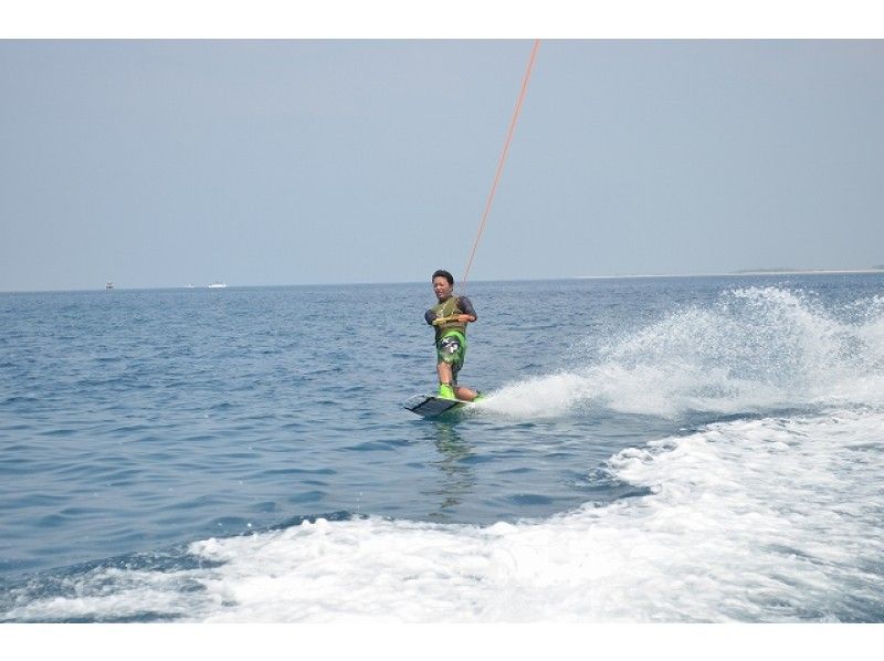 【沖縄・宜野湾】ウェイクボード体験★ジェットボートorジェットスキー	の紹介画像