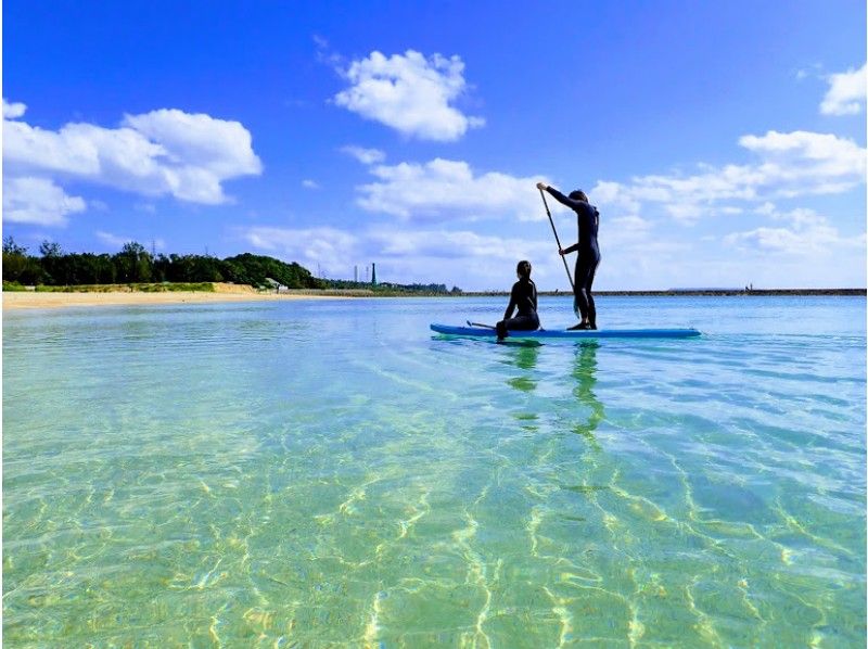 [Okinawa/Yomitan] [Limited to 1 group! Old private house rental plan] Try SUP for the first time in the emerald green sea! <Photo data> Free gift bonus includedの紹介画像