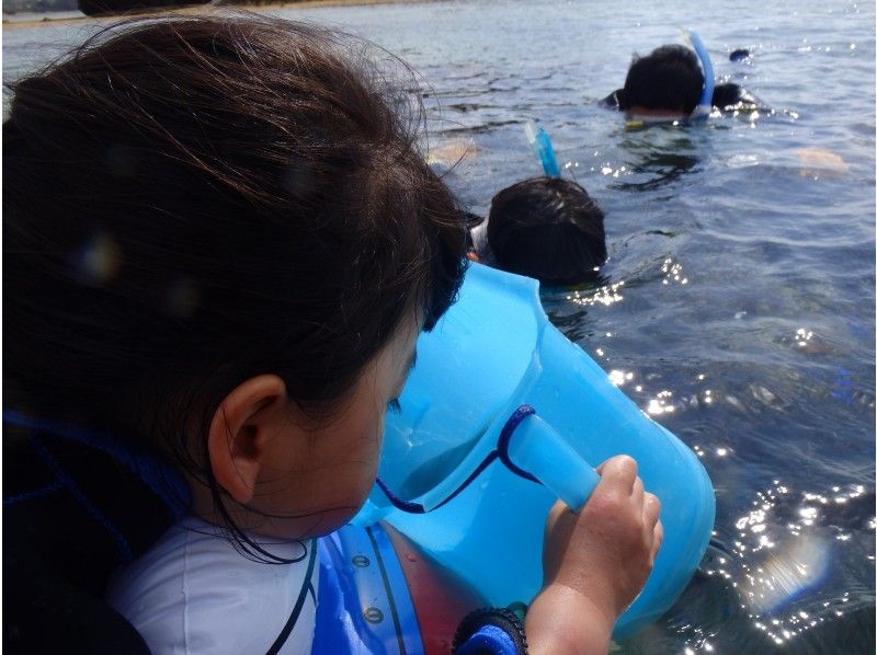 [沖縄·Yomitan] 3歲參加OK！很多魚！淺灘沙灘浮潛課程の紹介画像