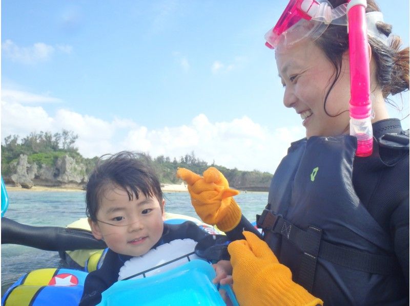 [冲绳·Yomitan] 3岁参加OK！很多鱼！浅滩沙滩浮潜课程の紹介画像