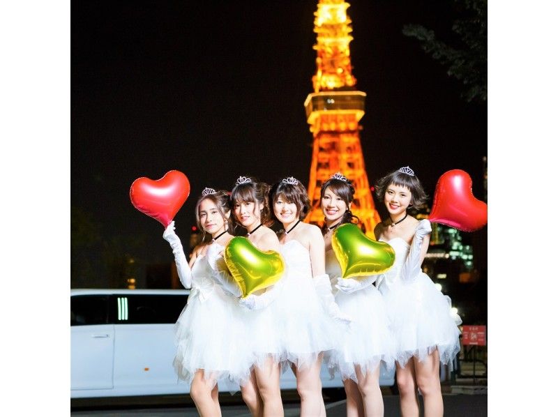 [Tokyo-Ueno] limousine party! Tokyo Sightseeing drive & sweet all-you-can-eat & full course meal & latest karaoke includedの紹介画像
