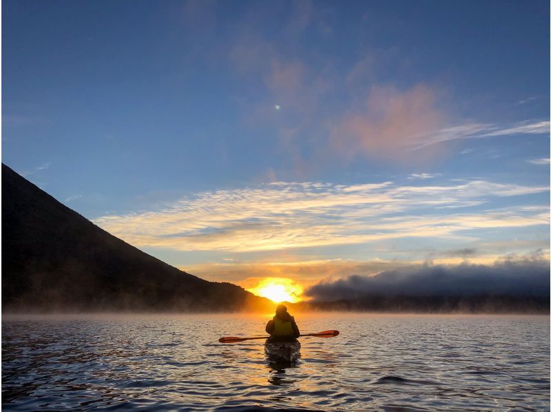 ≪Coming at 5 o'clock≫ Canoe tour with a spectacular view at Lake Chuzenji in Nikko Small group, reserved, with photosの紹介画像