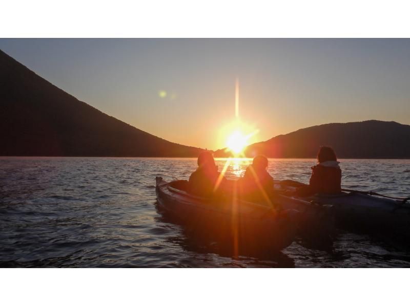 ≪Coming at 5 o'clock≫ Canoe tour with a spectacular view at Lake Chuzenji in Nikko Small group, reserved, with photosの紹介画像