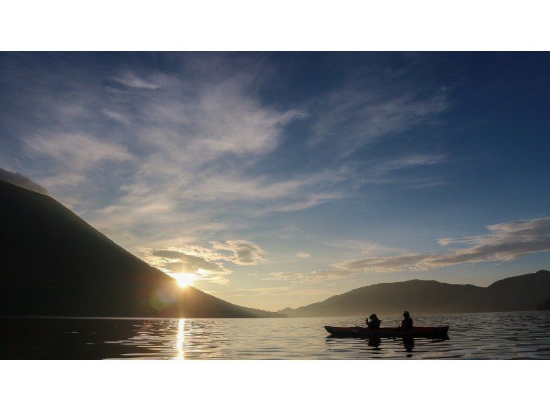 ≪Coming at 5 o'clock≫ Canoe tour with a spectacular view at Lake Chuzenji in Nikko Small group, reserved, with photosの紹介画像
