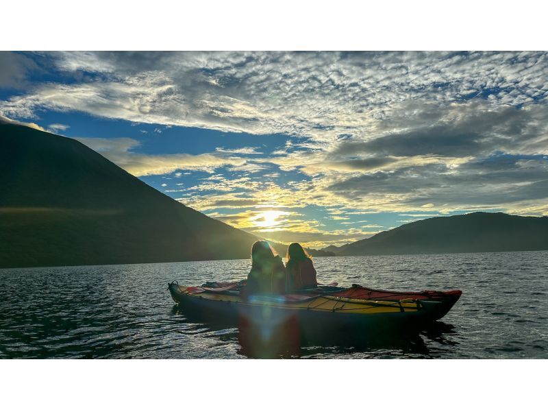 ≪Coming at 5 o'clock≫ Canoe tour with a spectacular view at Lake Chuzenji in Nikko Small group, reserved, with photosの紹介画像