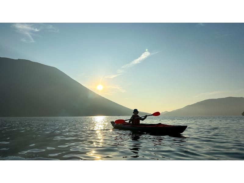 ≪Coming at 5 o'clock≫ Canoe tour with a spectacular view at Lake Chuzenji in Nikko Small group, reserved, with photosの紹介画像