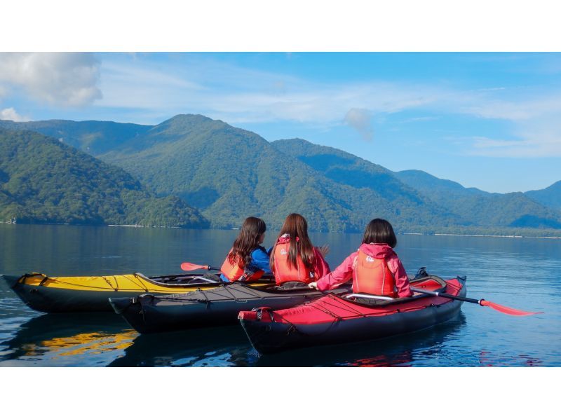 ≪10, 13時≫　日光中禅寺湖で絶景のカヌーツアー　少人数・貸し切り・写真付きの紹介画像